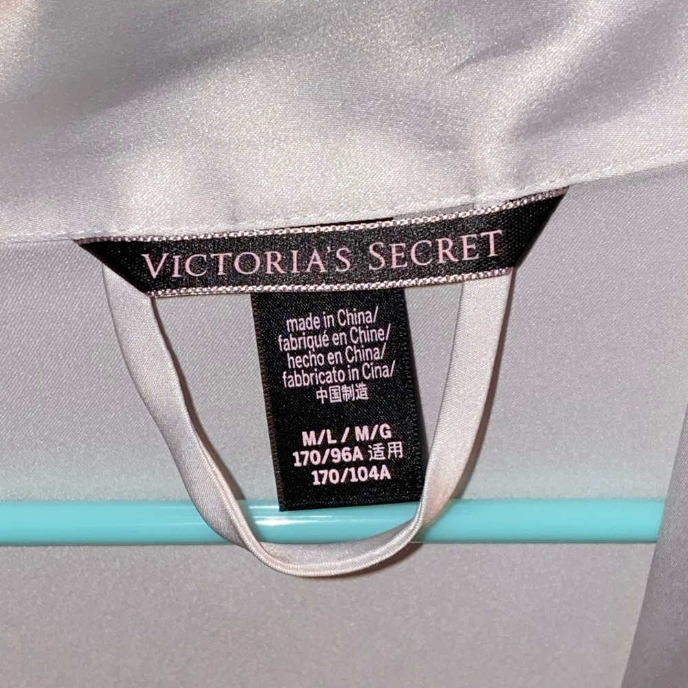 Victoria’s Secret satin robe - Picture 2 of 4